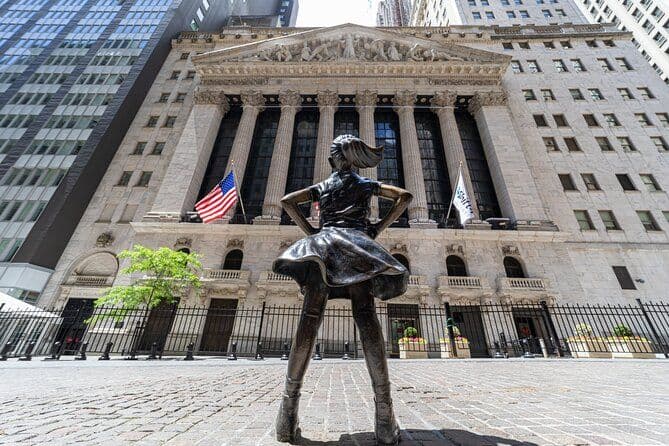 Wall Street Menguat, Indeks Dow Jones Rekor