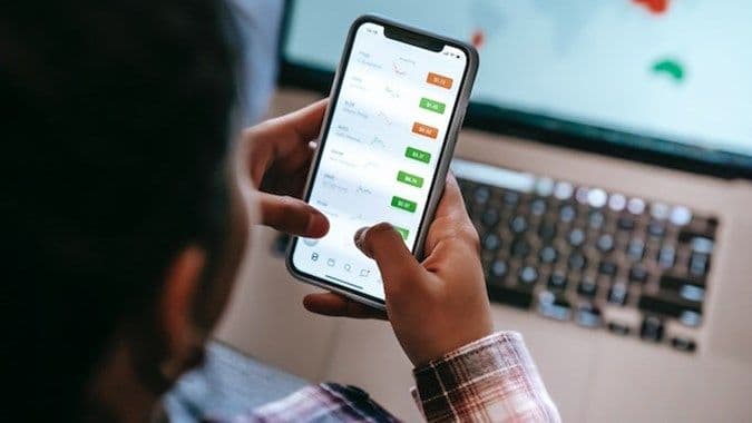 AI hingga Blockchain Ubah Dunia Trading: Anak Muda RI hingga Vietnam Ramai-Ramai Pindah ke Smartphone