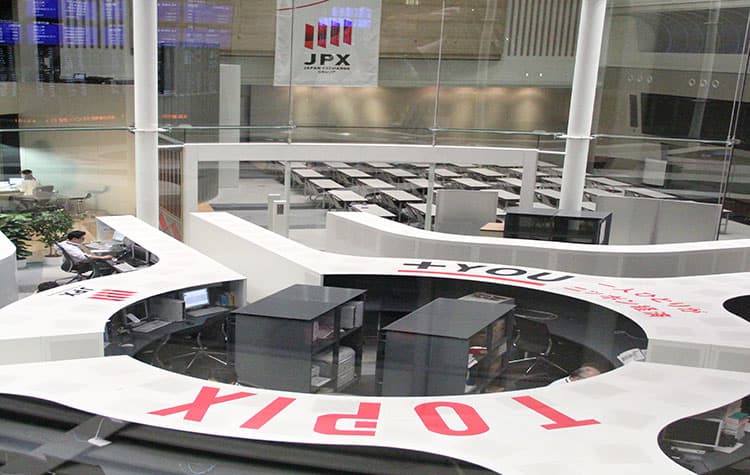 Indeks Nikkei Merosot 1,06 Persen