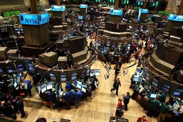 Wall Street Melemah Dipicu Anjloknya Saham Teknologi